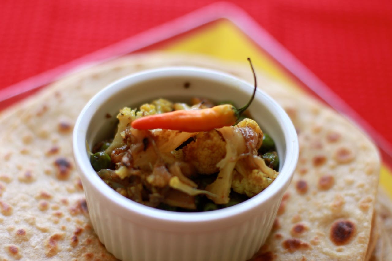 Gobi Matar/Cauliflower cooked with Peas 4