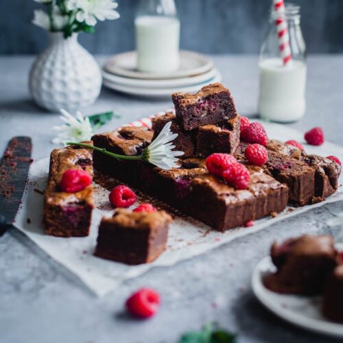 Raspberry Brownies | Playful Cooking #raspberry #brownie #easy #baking