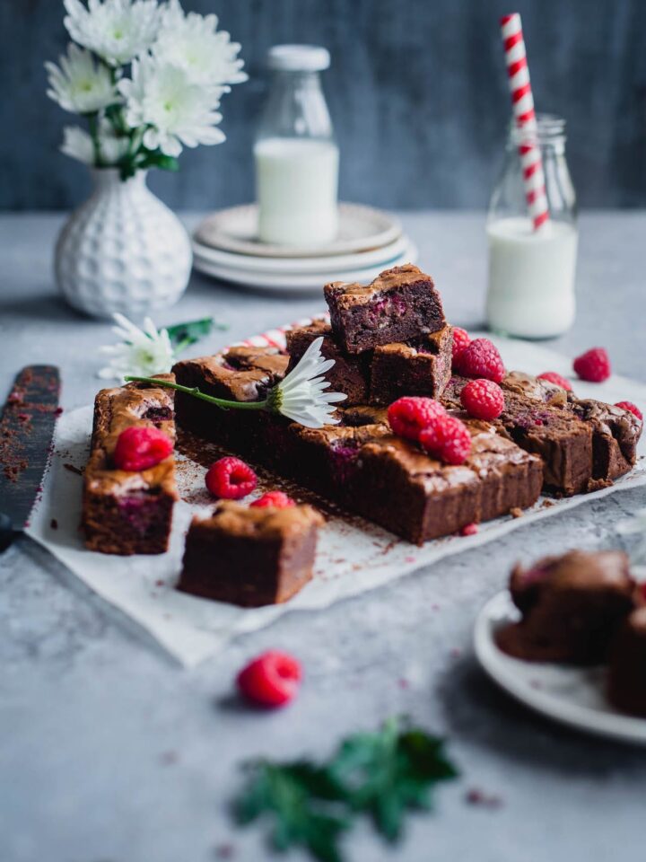 Raspberry Brownies | Playful Cooking #raspberry #brownie #easy #baking