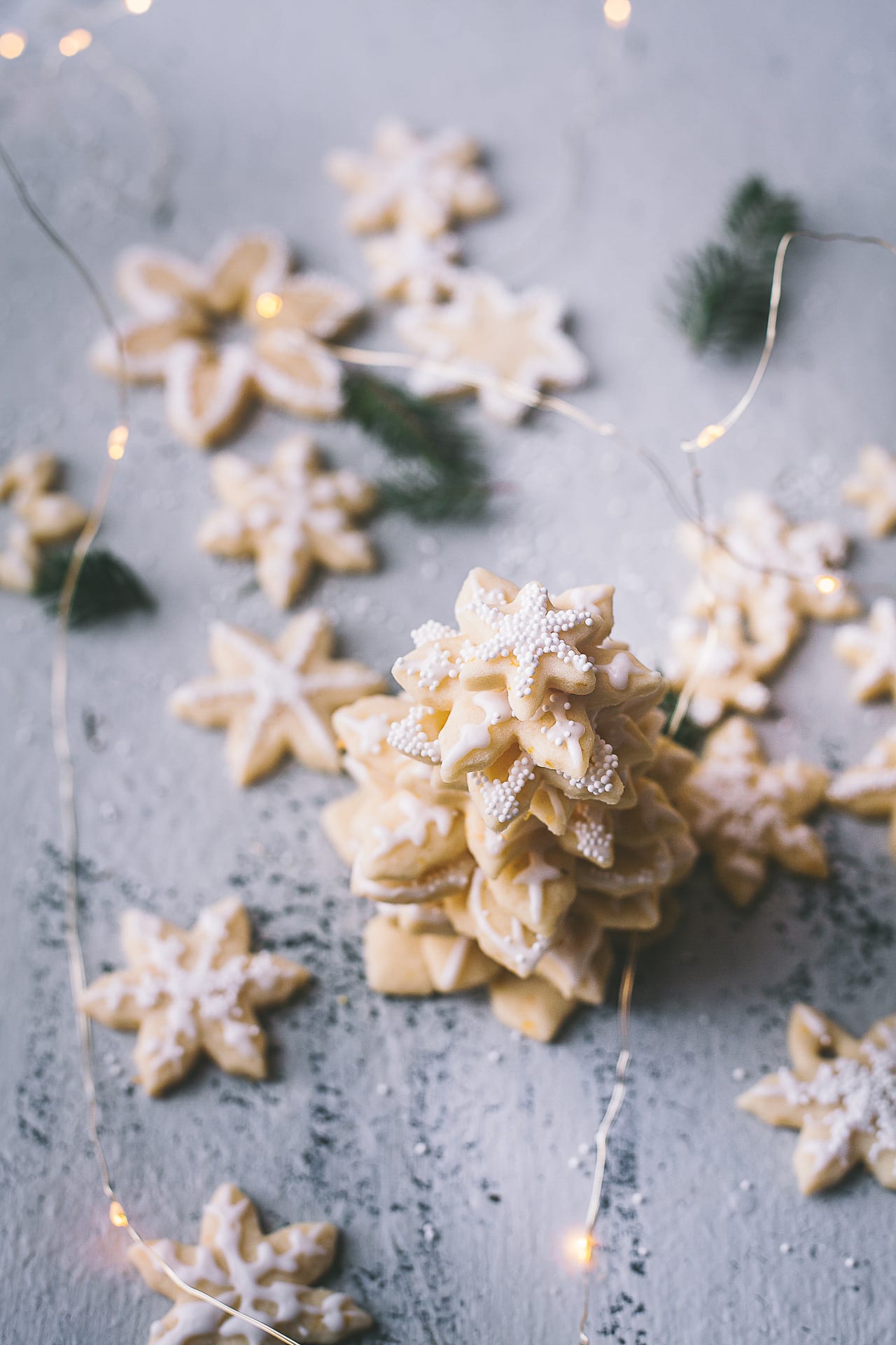 Almond Orange Snowflake Cookies | Playful Cooking #foodphotography #cookies #christmas #snowflake #cookiewreath
