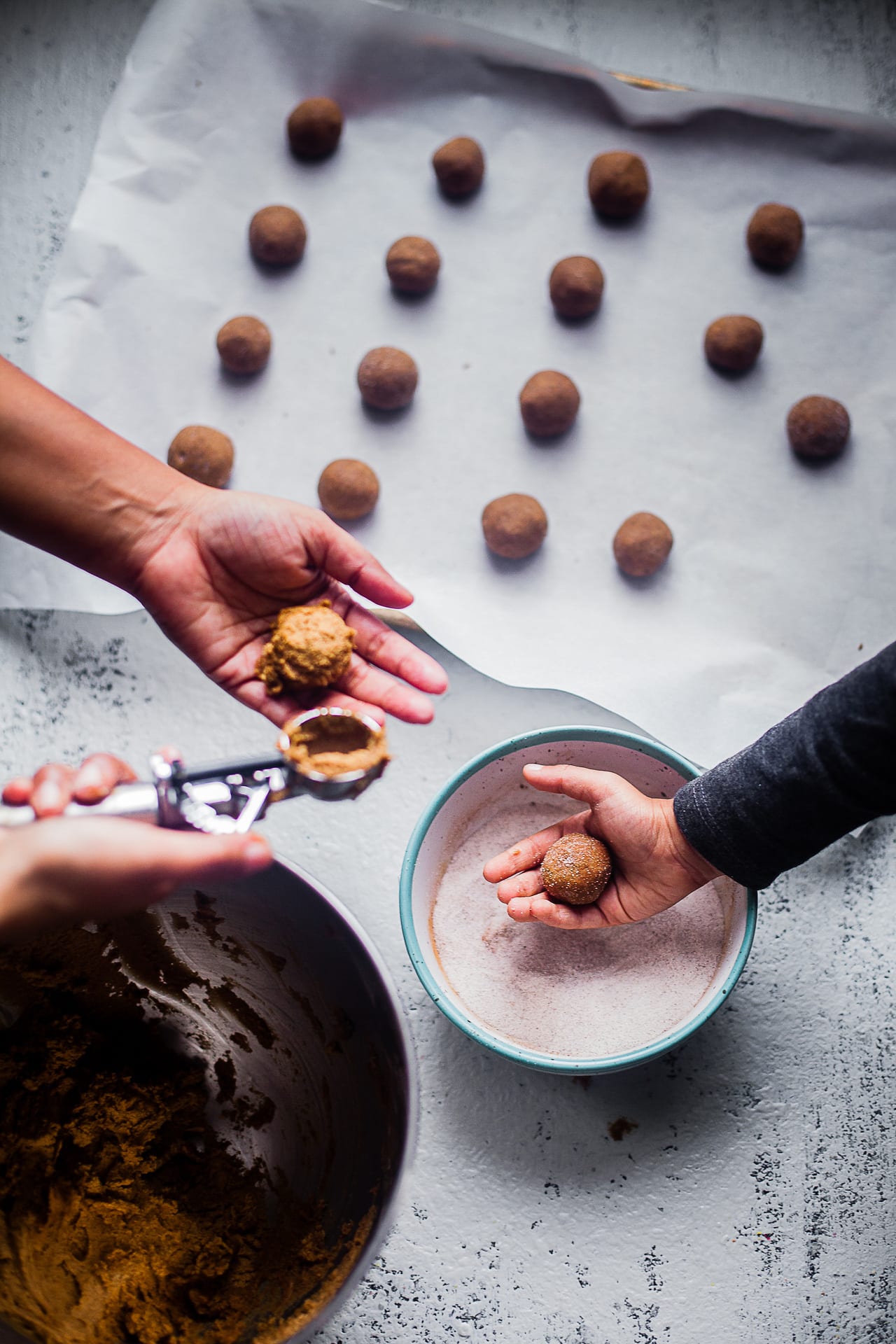 Ginger Cinnamon Molasses Cookies - 2 Ways | Playful Cooking #bakingwithkids #cookies #baking #foodphotography