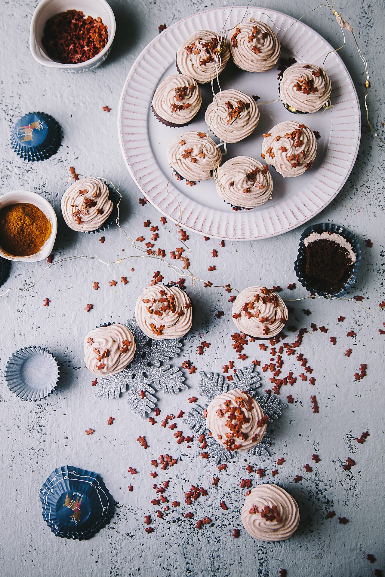 Holiday Treats | Playful Cooking #cupcakes #gingerbread #cupcakes #buttercream #foodphotography