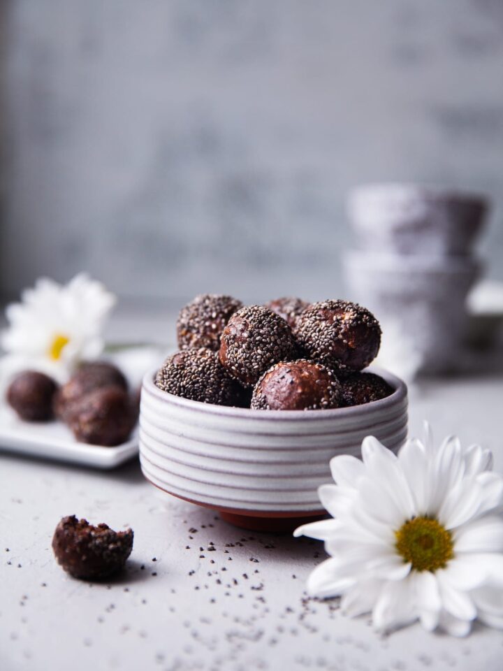 Cocoa Chia Nut Energy Balls | Playful Cooking #enerygyballs #chia #foodphotography #playfulcooking #nobake