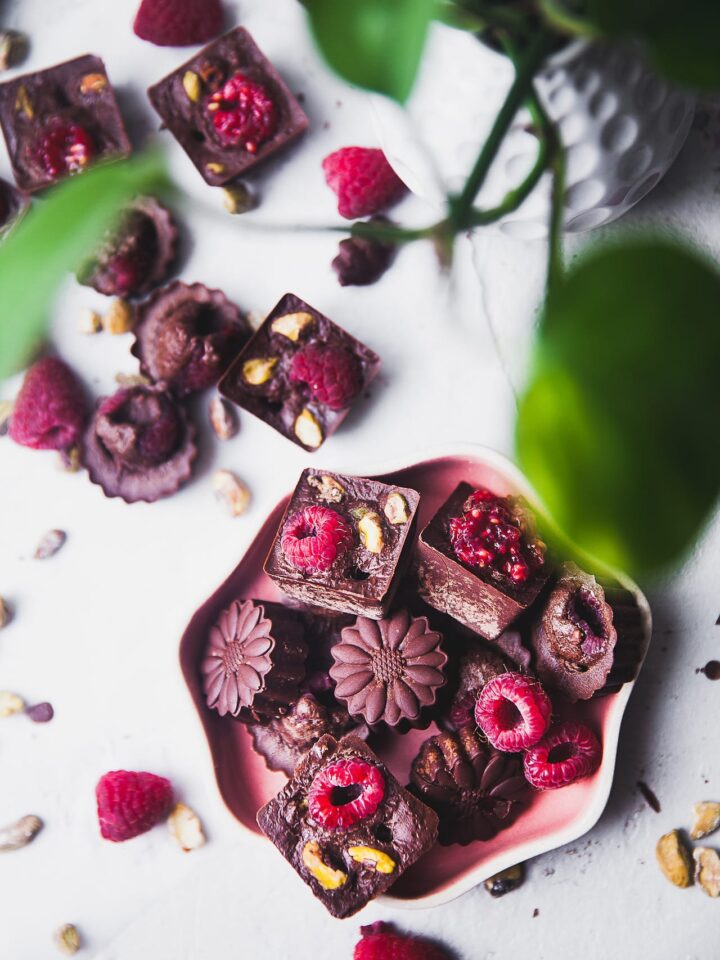 Raspberry Pistachio Chocolate | Playful Cooking #chocolate #raspberry #dessert #homemade