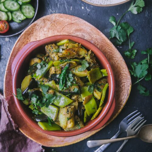 It's a Vegetarian, Plant Based side dish, from the region of Kolkata! Shim Begun'er Chorchori (Flat Green Beans and Eggplant Stir-Fried) #playfulcooking #bengali #vegetarian #plantbased, #chorchori #foodphotography