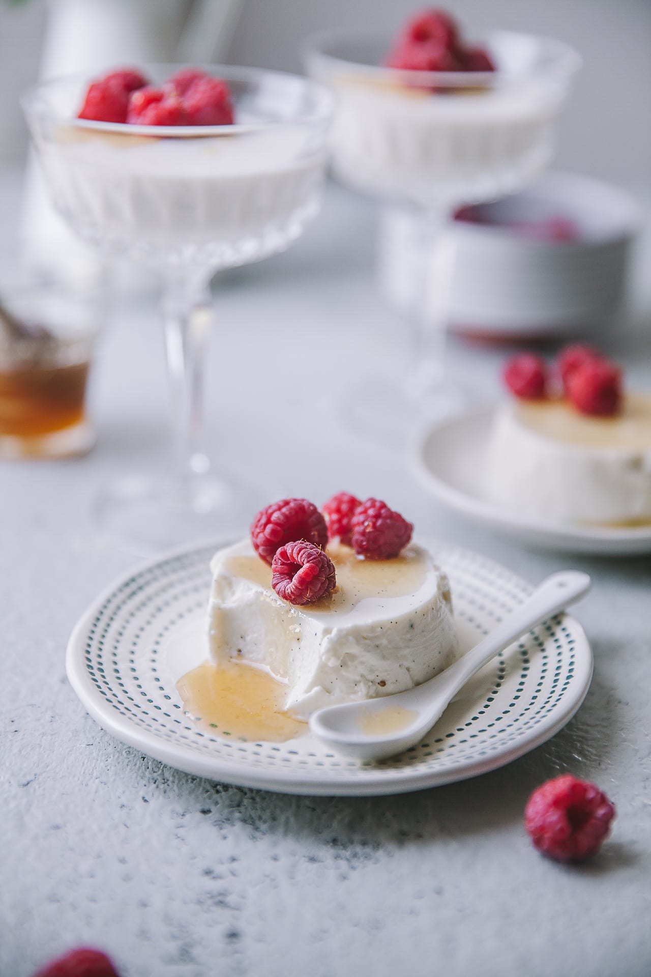 Smooth to the palate with a melt-in-mouth feel, very light panna cotta (PLAYFUL COOKING) #honey #yogurt #pannacotta