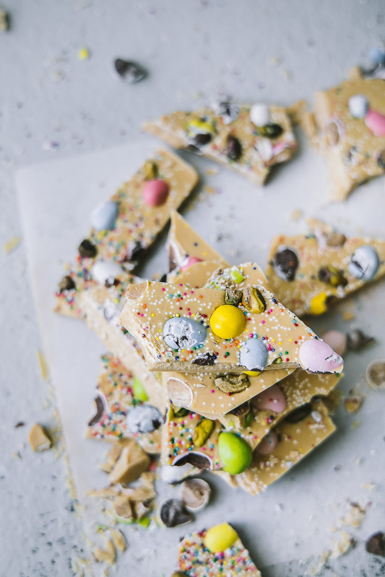 Caramelized white chocolate bark! Great Easter Treat #playfulcooking #chocolate #bark #caramelized #whitechocolate #easy #dessert #easter #treat