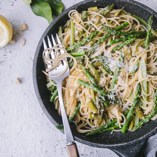 5 Ingredients Creamy Asparagus Pasta | Playful Cooking #foodphotography #photography #pastarecipe #easyrecipe #asparagus #springmeal