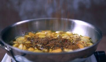 spiced garlic achaar step 04