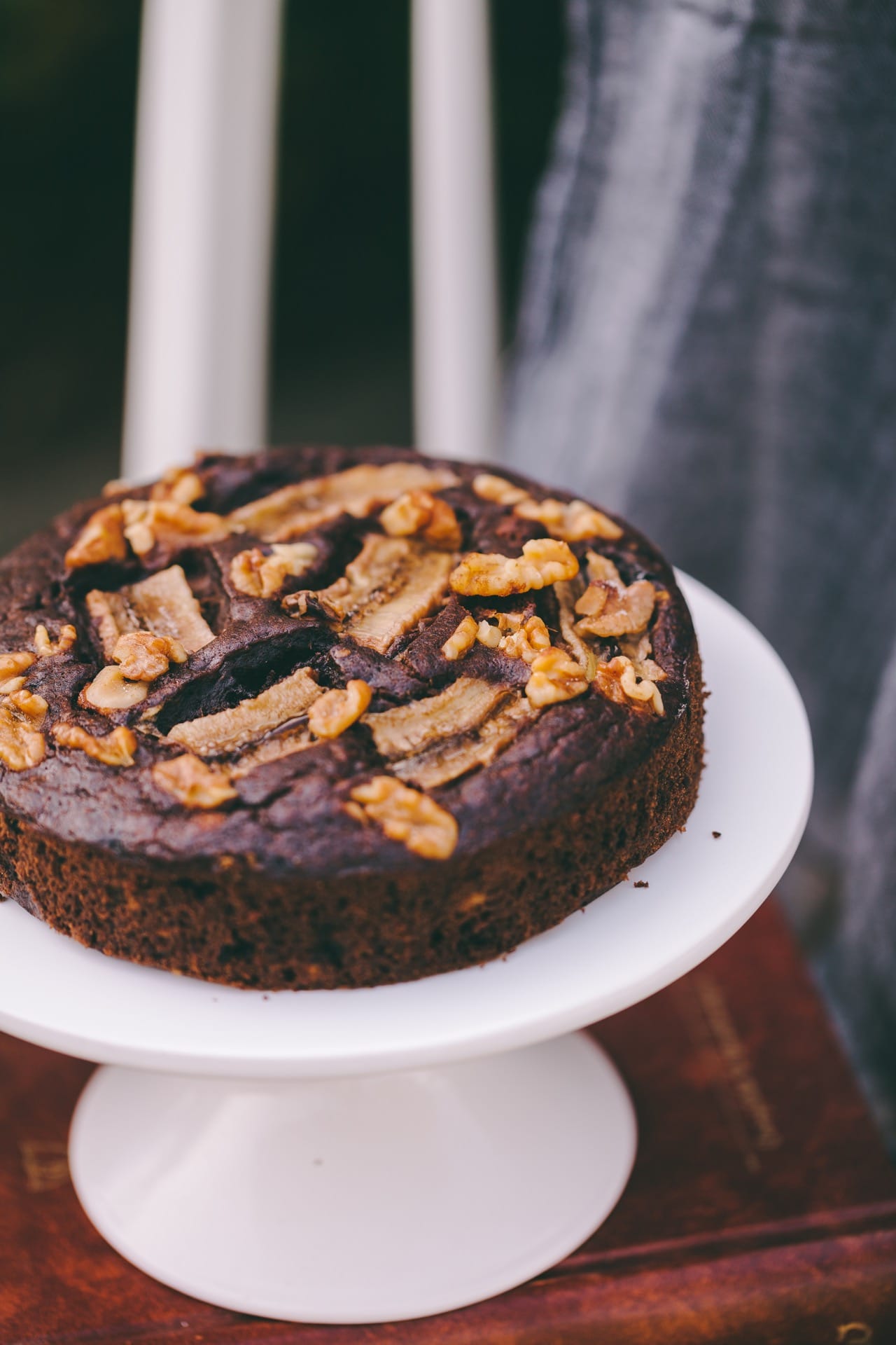 How to get a flat cake top - Read the detailed in the post! #cake #howto #bakingtips #foodphotography 