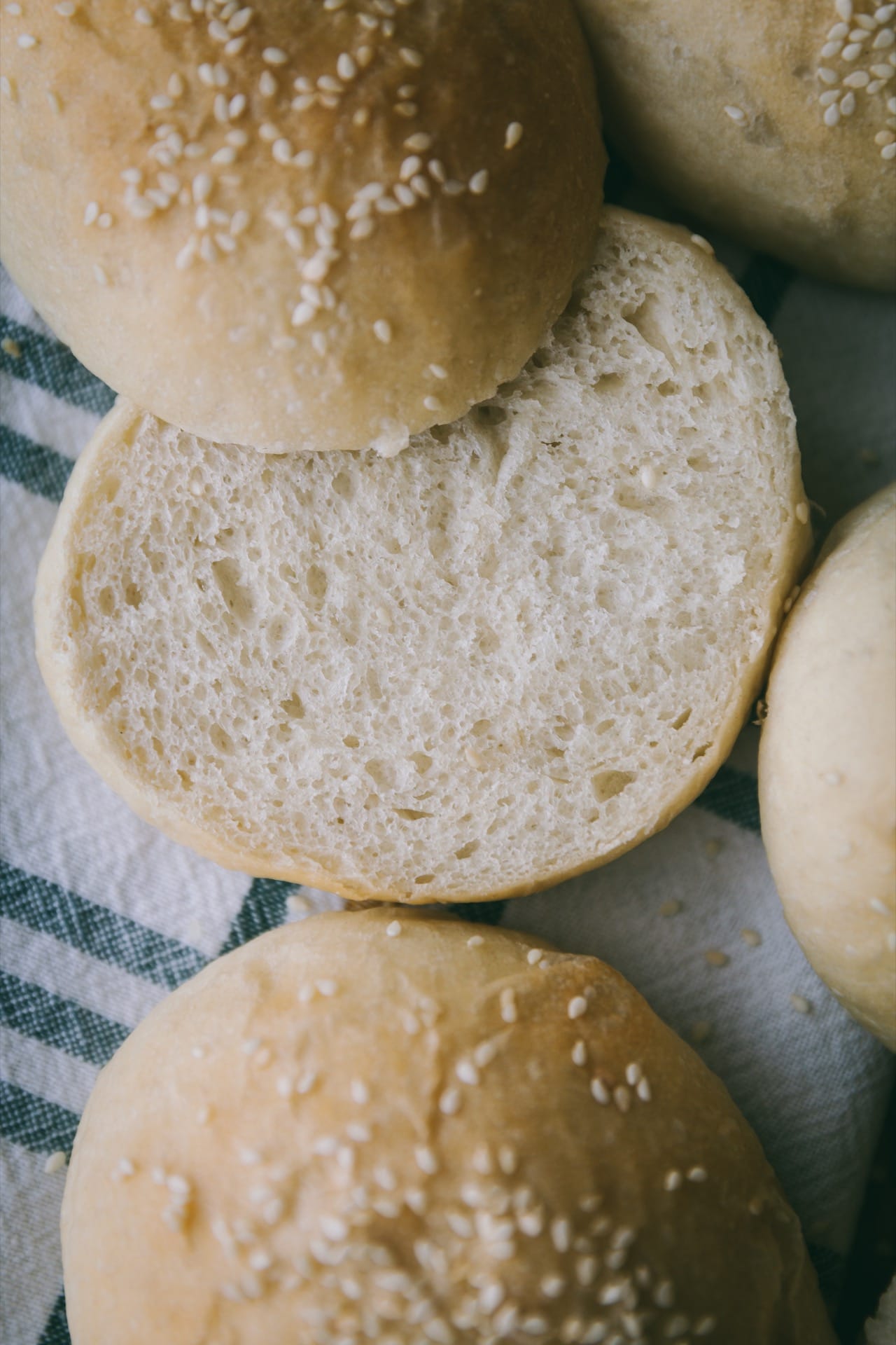 Softest Burger Buns EGGLESS ! #burgerbuns #eggless #softbuns #bread 