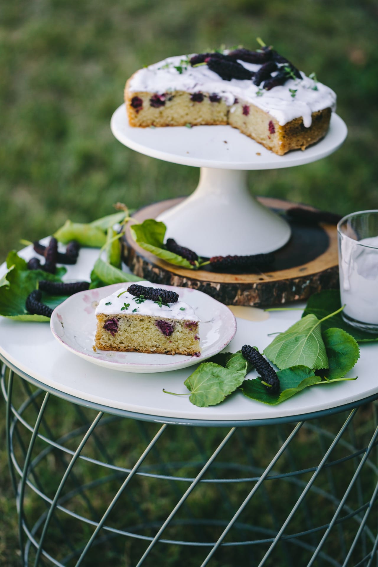 Mulberry Almond Cake #foodphotography #foodstyling #cake #teacake #easycake #dessert #sweets 