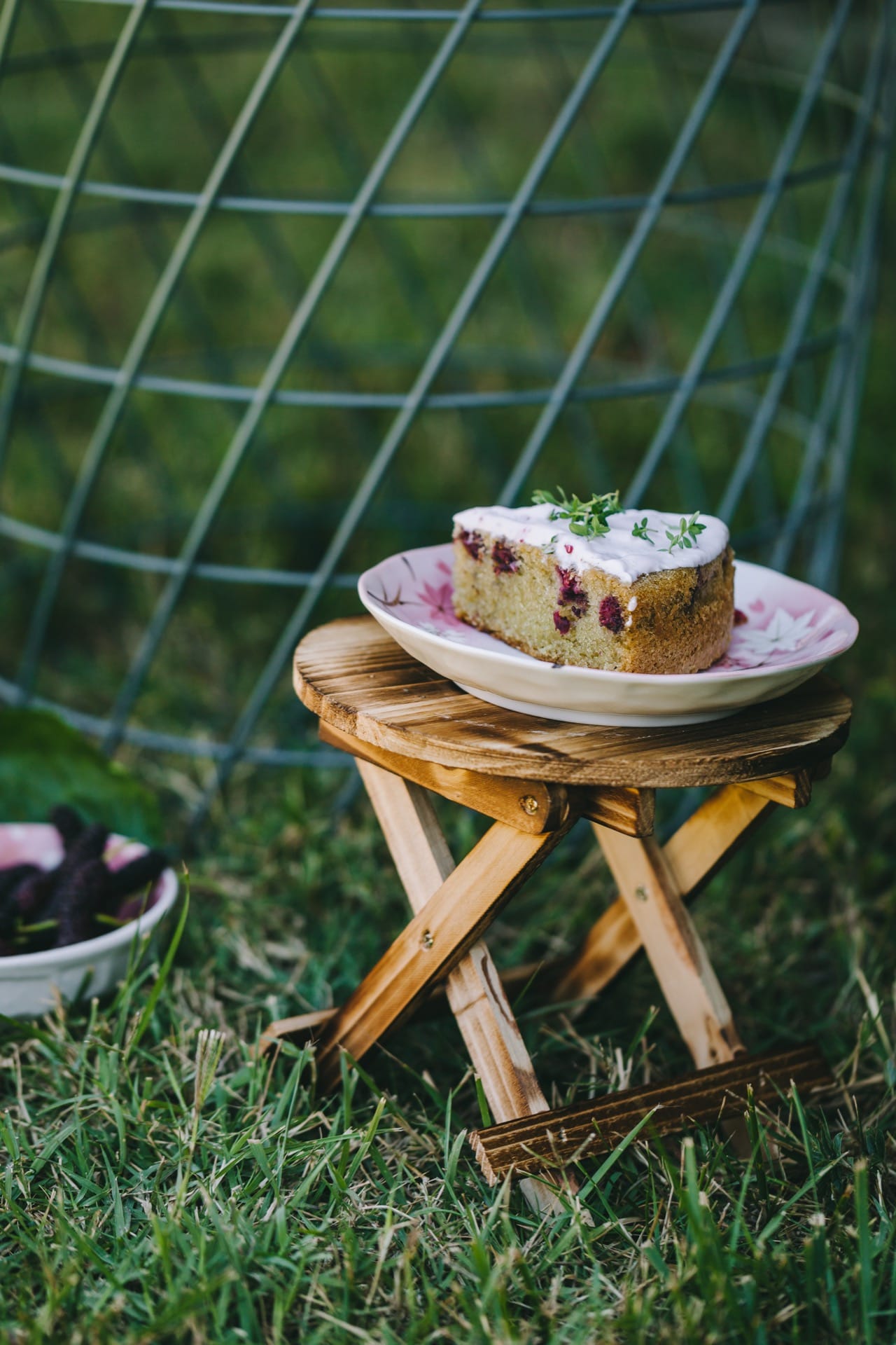 Mulberry Almond Cake #foodphotography #foodstyling #cake #teacake #easycake #dessert #sweets 