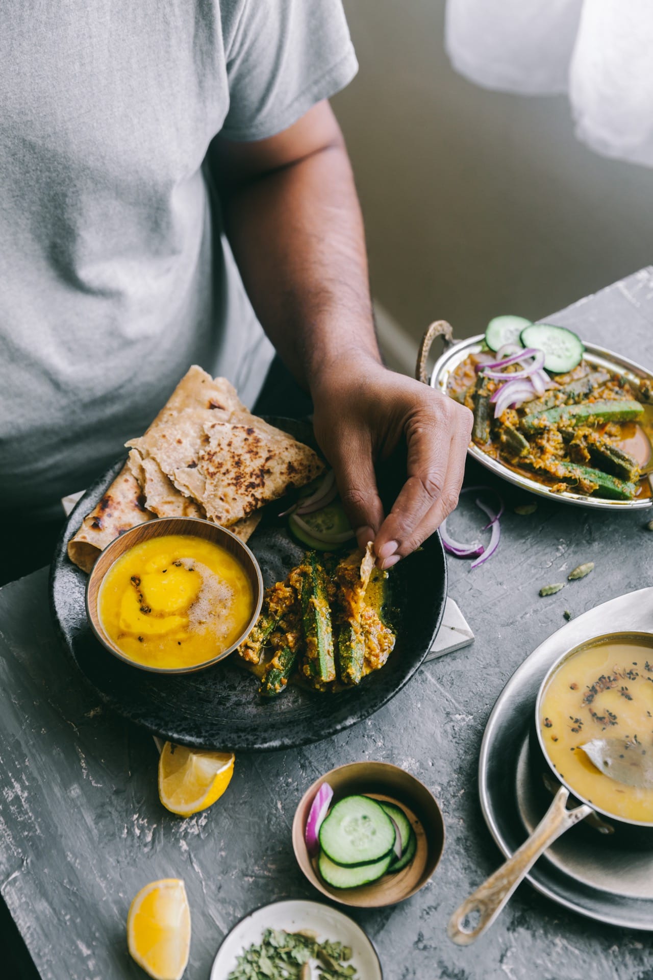 Human Elements in styling curries always makes it more interesting.