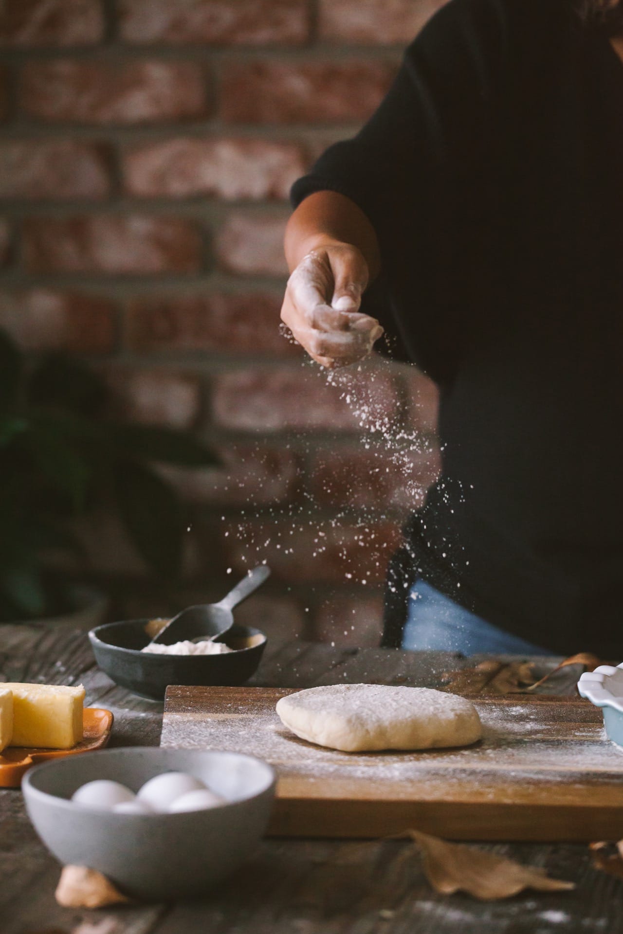 sprinkling flour on butter crust - with VIDEO 