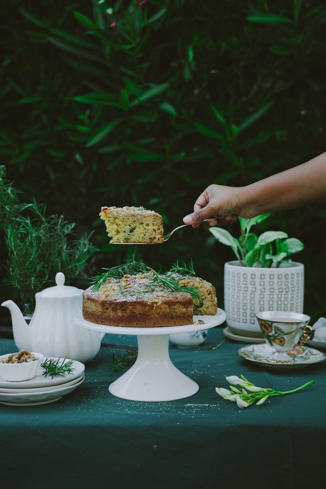 Coffee Cake with rosemary and walnut