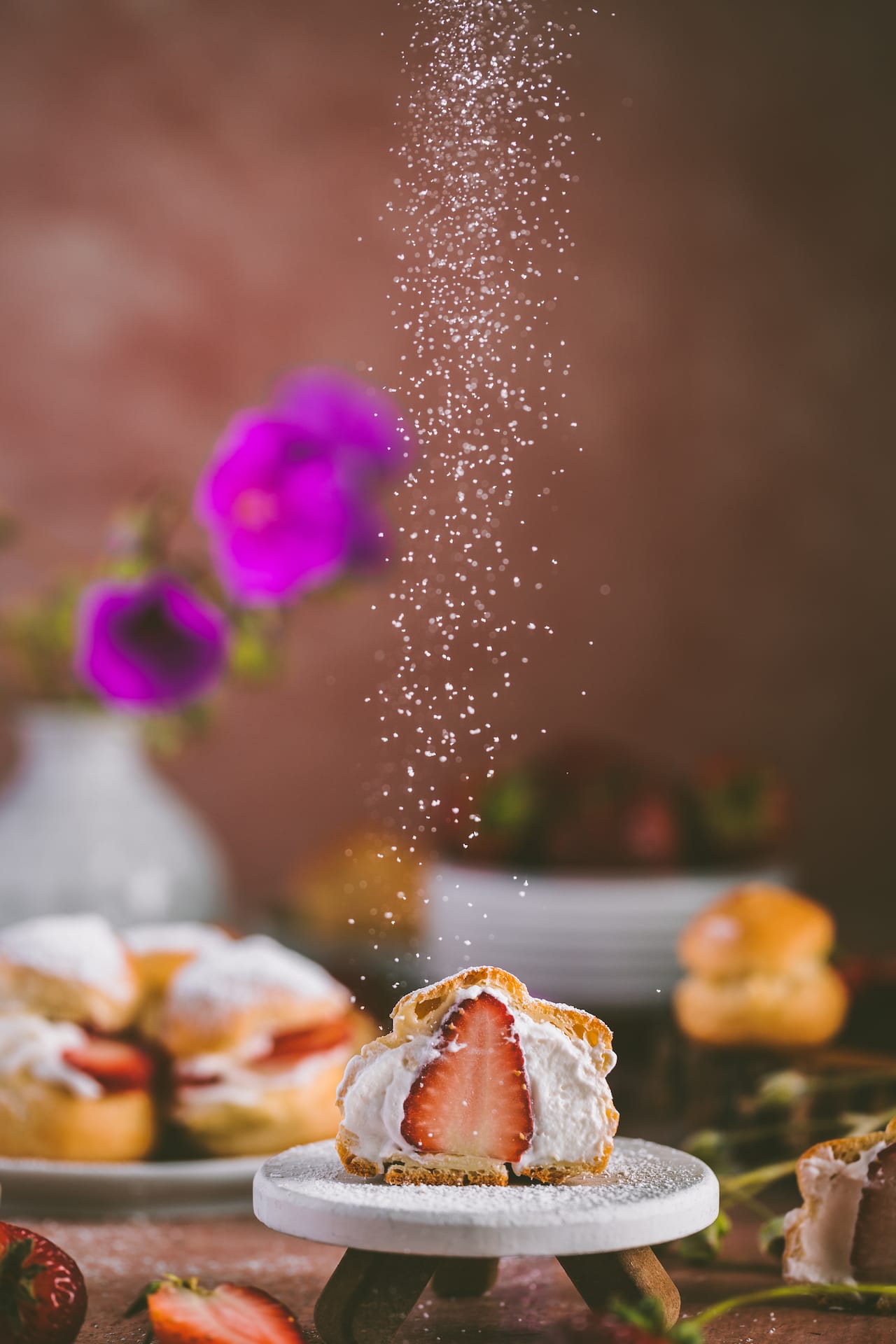 Cream Puffs with mascarpone cheese and strawberries