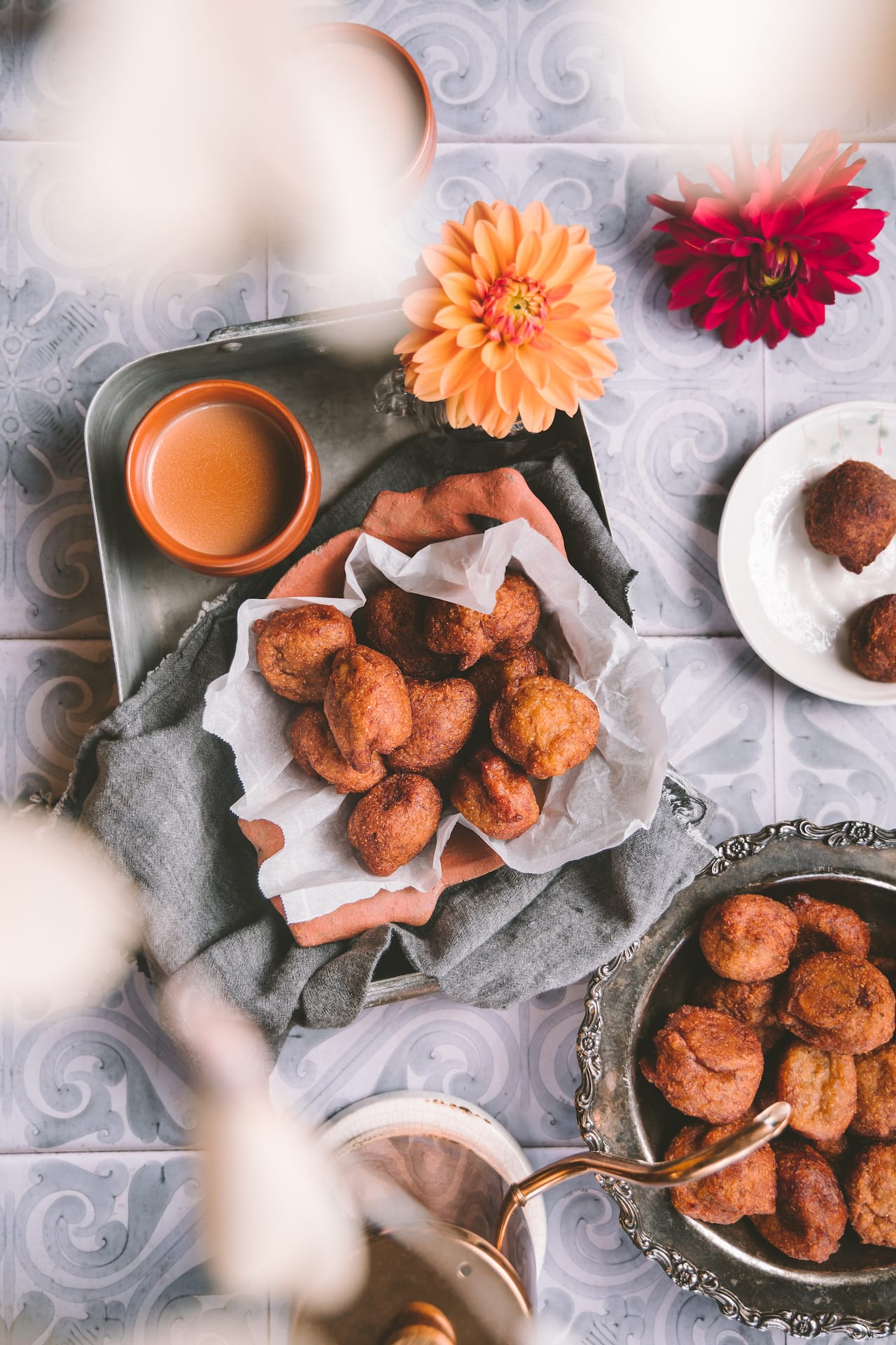 Kolar Boda (Bengali Banana Fritters)
