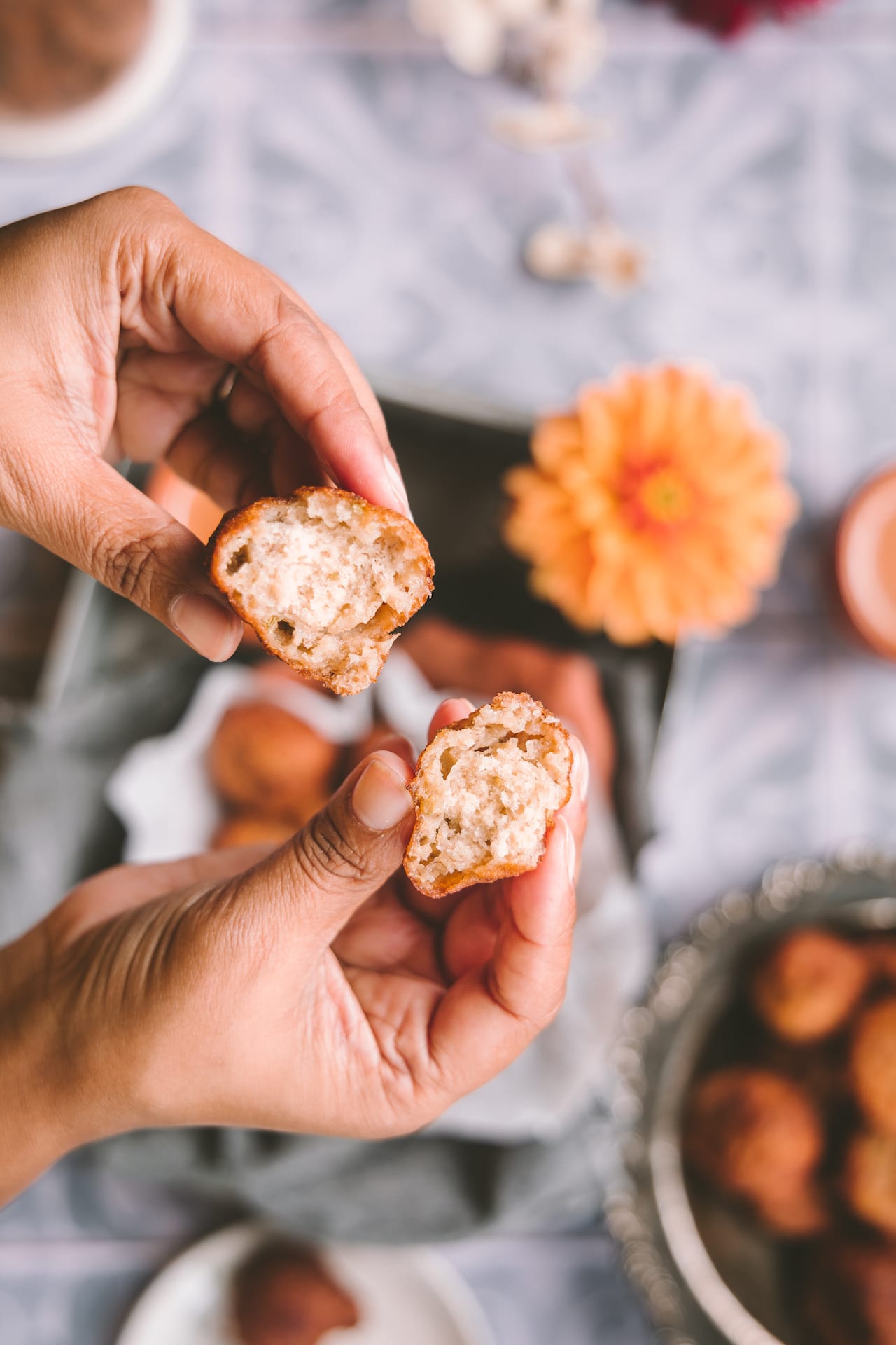 Kolar Boda (Bengali Banana Fritters)