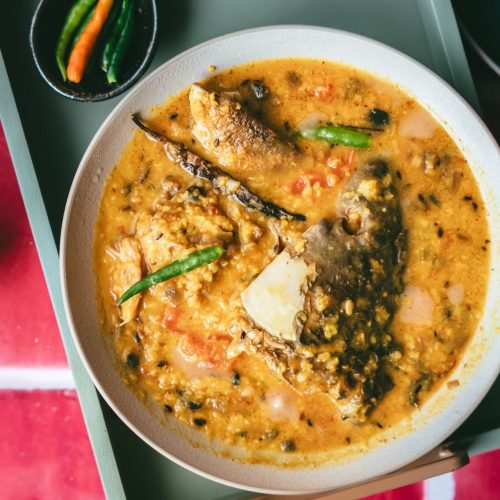 Macher Matha Diye Dal